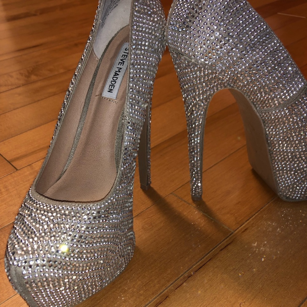 Rare Steve Madden Sparkling Crystal Heels - Picture 3 of 8